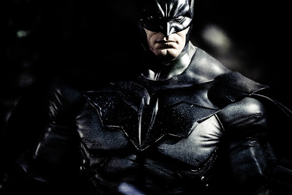 电影《奥本海默》精选剧照，原子弹爆炸的蘑菇云与人物特写